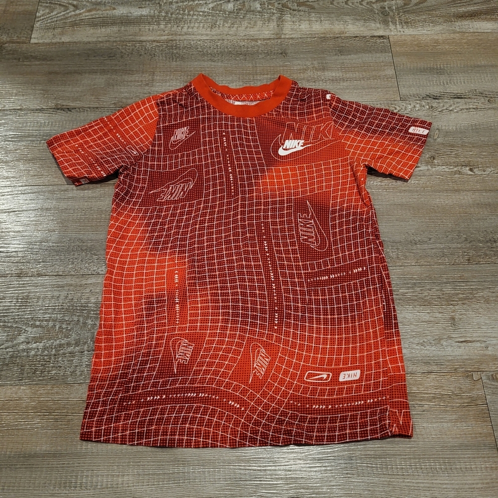 Nike The Nike Tee Youth Boys Graphic Short Sleeve Tee Shirt Size Small Red